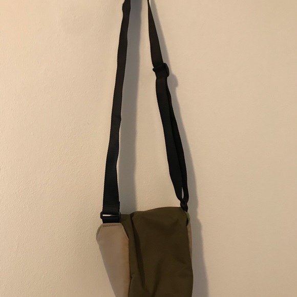 Crumpled Camera Bag - Picture 8 of 8